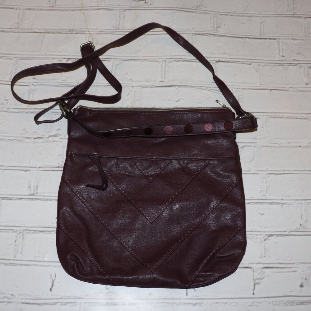 🍷 Relic Maroon Shoulder Purse · 13x13" A soft, roomy everyday bag
